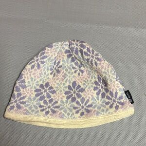 Igloo women’s Beanie - Purple and Cream Floral like new